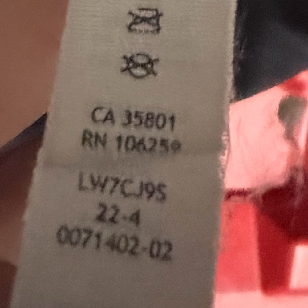 Lululemon Lightweight Mid-Rise Short 3.5" - Picture 4 of 6